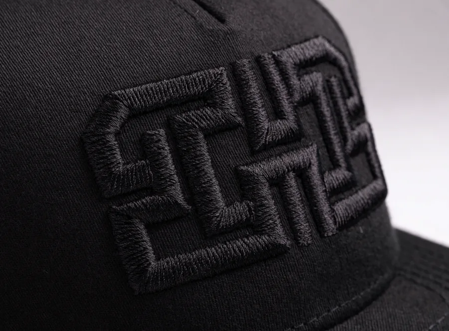 Cap mit erhabener 3D-Stickerei
